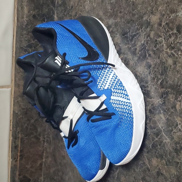 SOLD**Nike Kyrie Flytrap Hyper Colbalt sz 9 - Picture 7 of 10